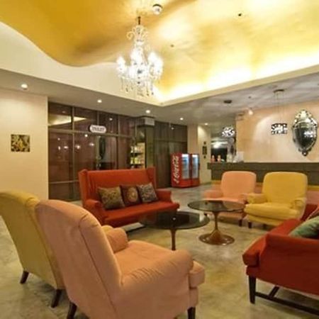 Bella Villa Metro Pattaya Esterno foto